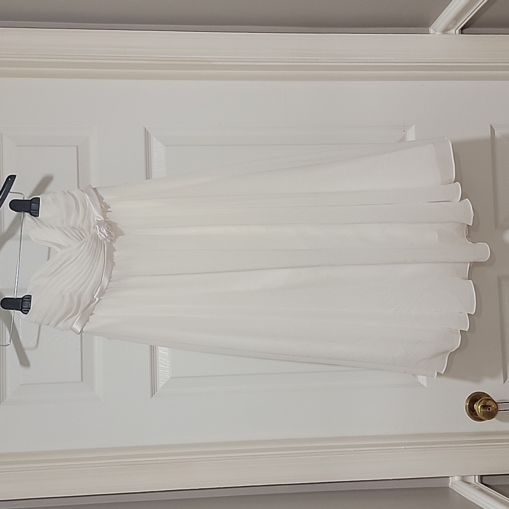 David's bridal 4 white strapless dress
